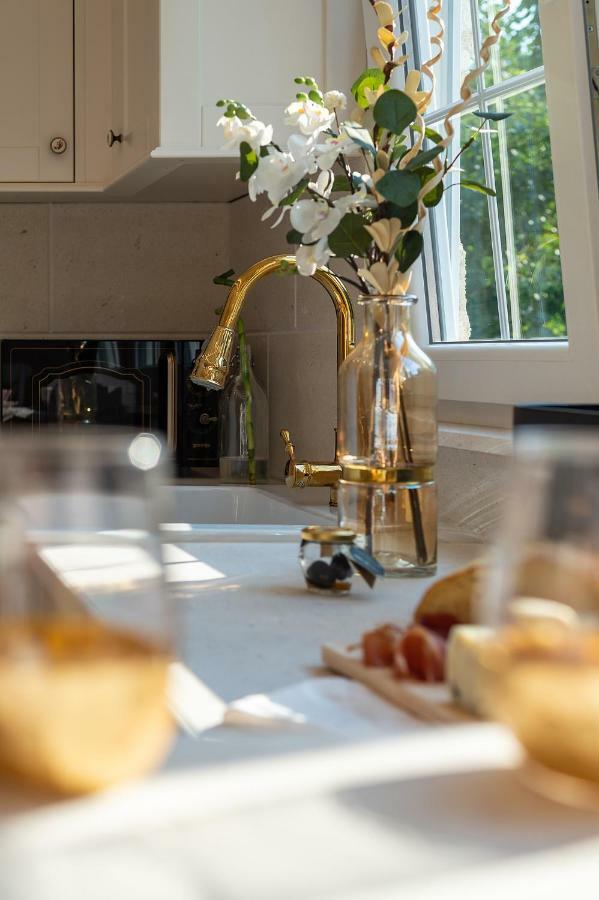 Apartments Mediteraneo เวอร์ซาร์ ภายนอก รูปภาพ