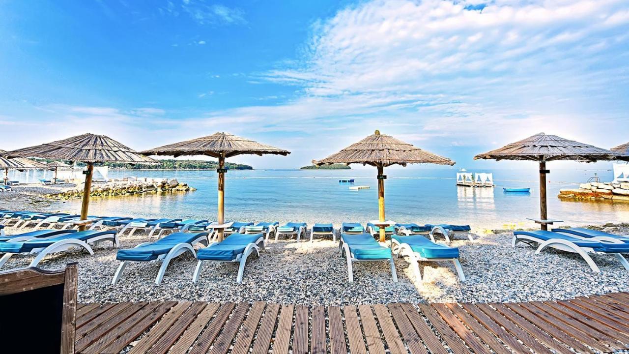 Apartments Mediteraneo เวอร์ซาร์ ภายนอก รูปภาพ